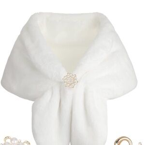 Elegant White Faux Fur Bridal Shawl with Pearl Brooch
